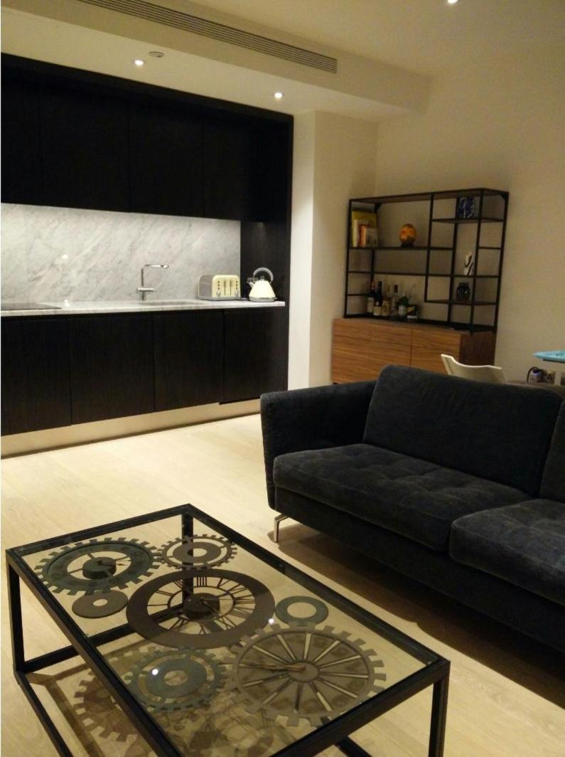 Private Room In Luxury Canary Wharf Apartment Londen Buitenkant foto